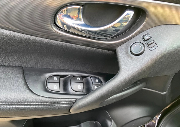 Nissan Qashqai cena 71000 przebieg: 75000, rok produkcji 2018 z Jawor małe 211